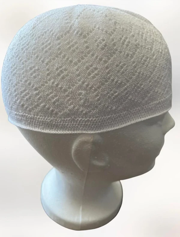 Knitted Hat (white)
